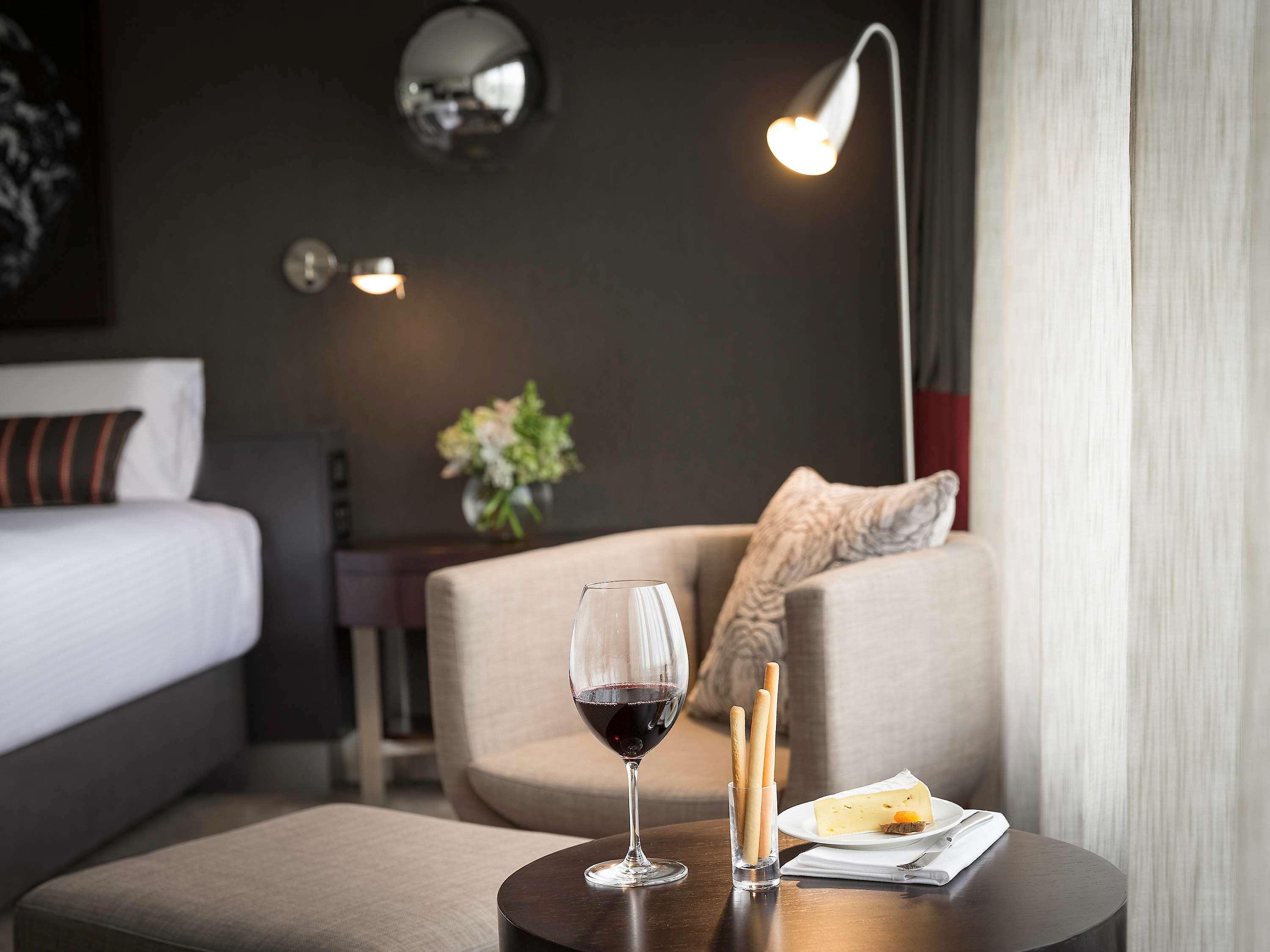 墨尔本阿尔伯特公园铂尔曼酒店 外观 照片 A room at the hotel