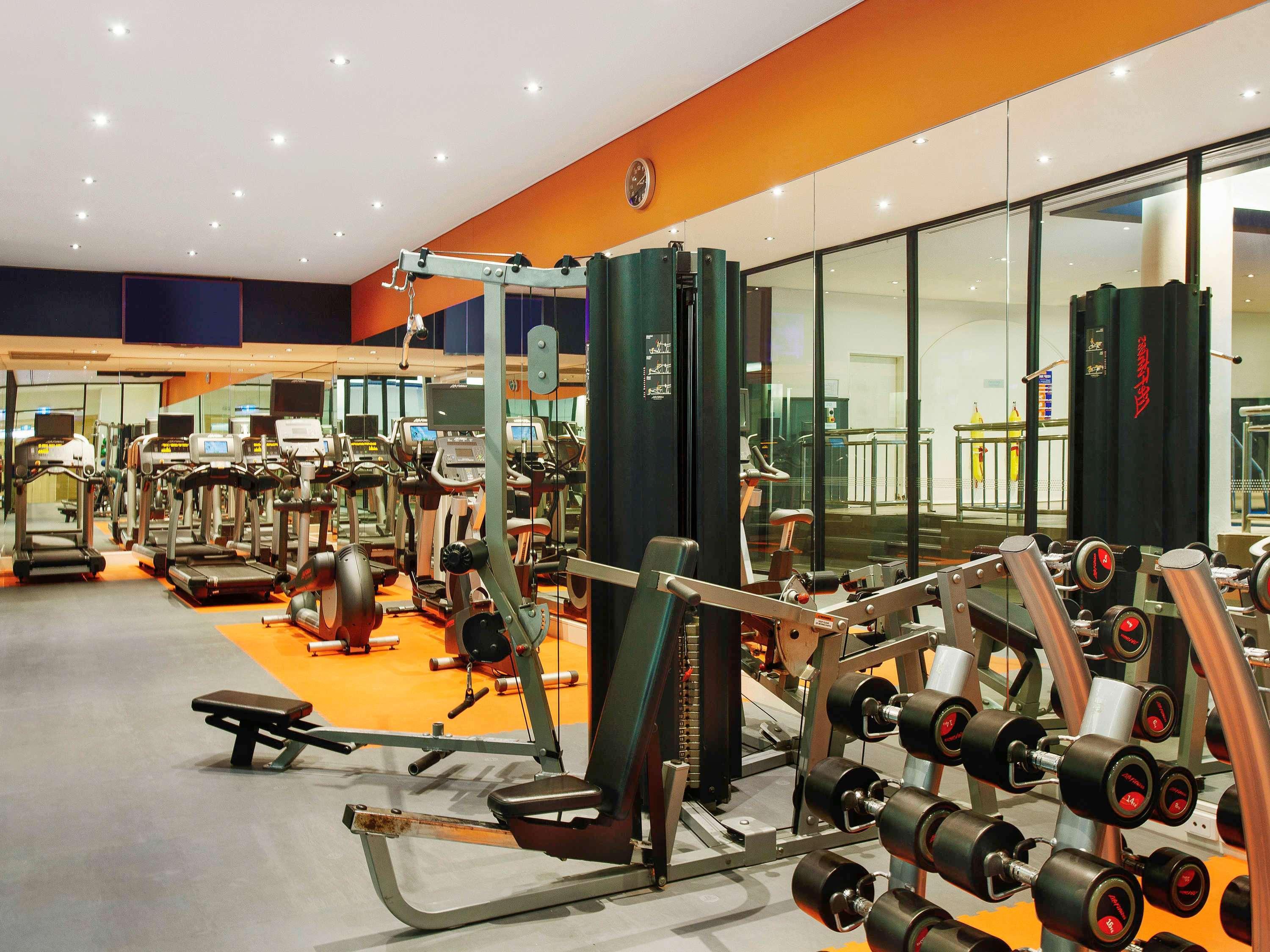 墨尔本阿尔伯特公园铂尔曼酒店 外观 照片 The gym at the hotel