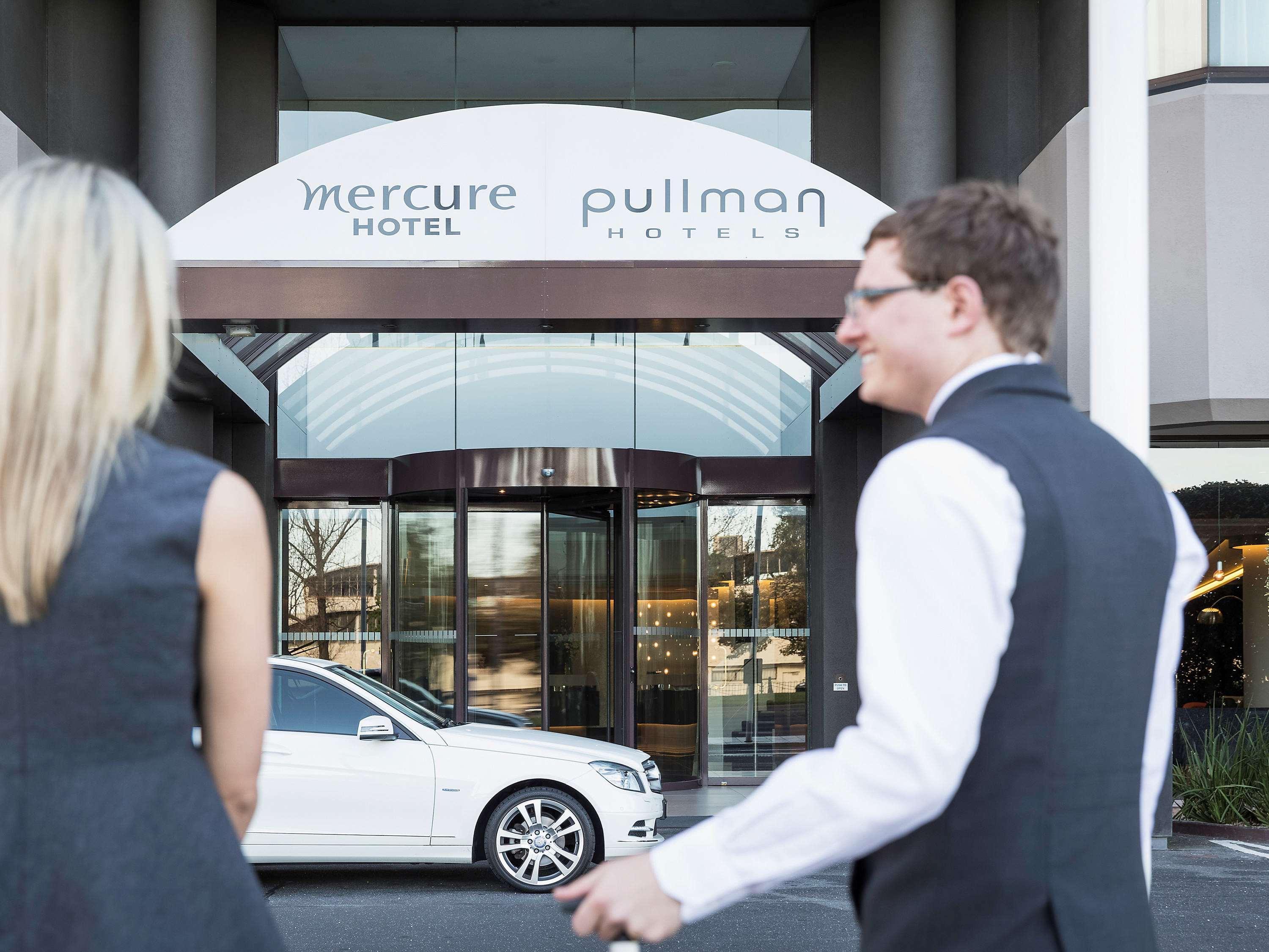墨尔本阿尔伯特公园铂尔曼酒店 外观 照片 Mercure Pullman Hotel