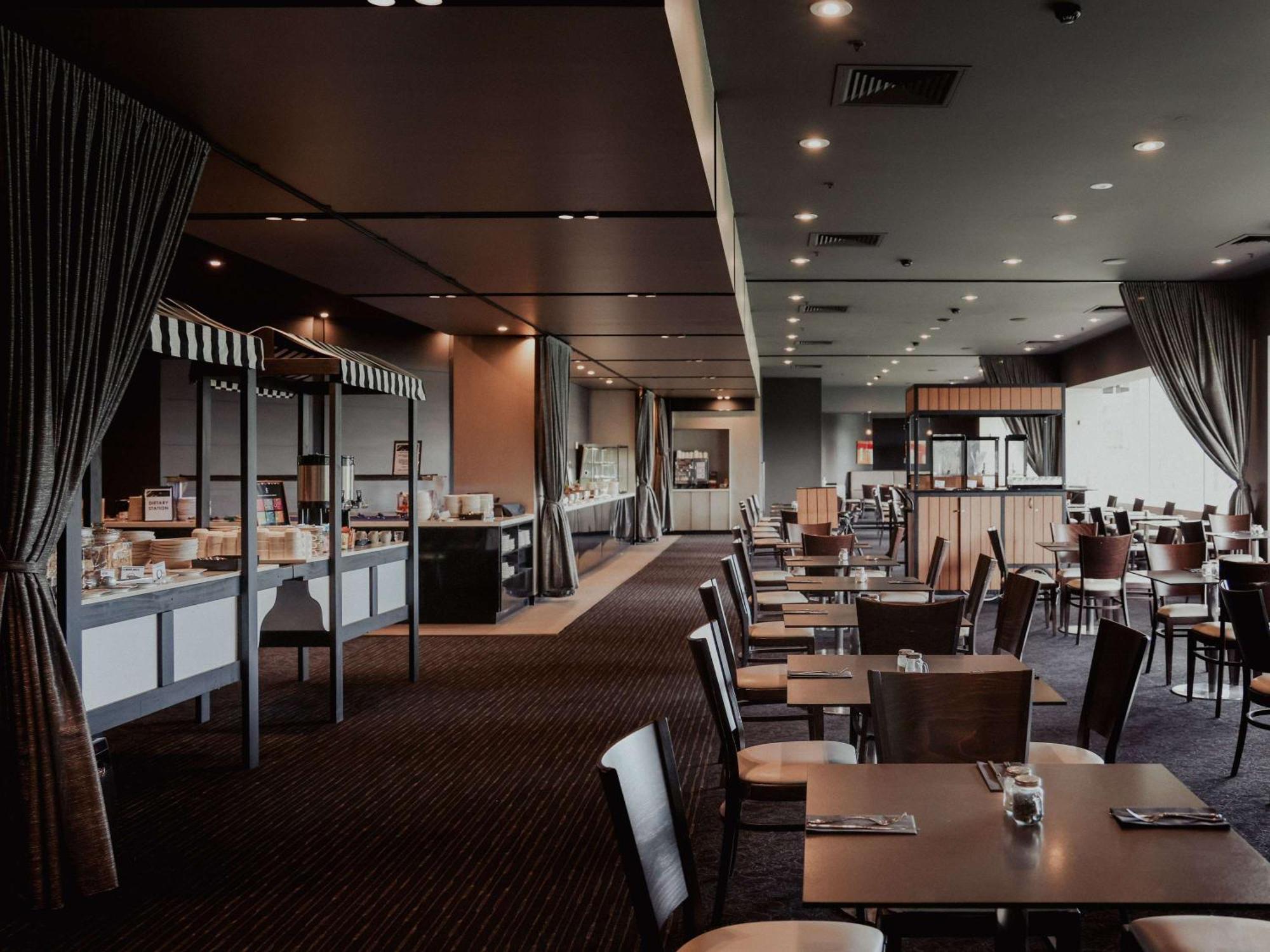 墨尔本阿尔伯特公园铂尔曼酒店 外观 照片 The interior of the lounge