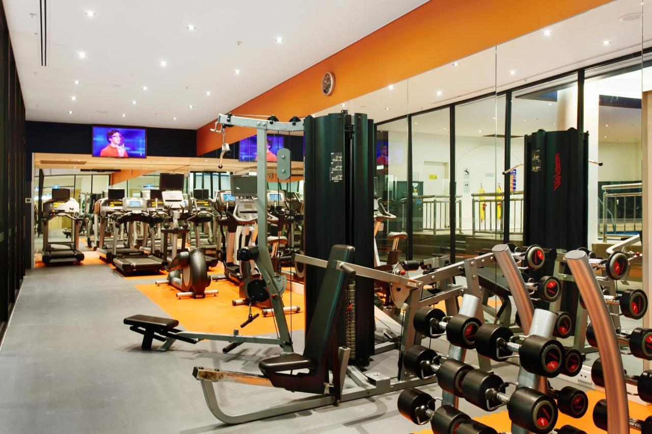 墨尔本阿尔伯特公园铂尔曼酒店 外观 照片 The gym at the hotel